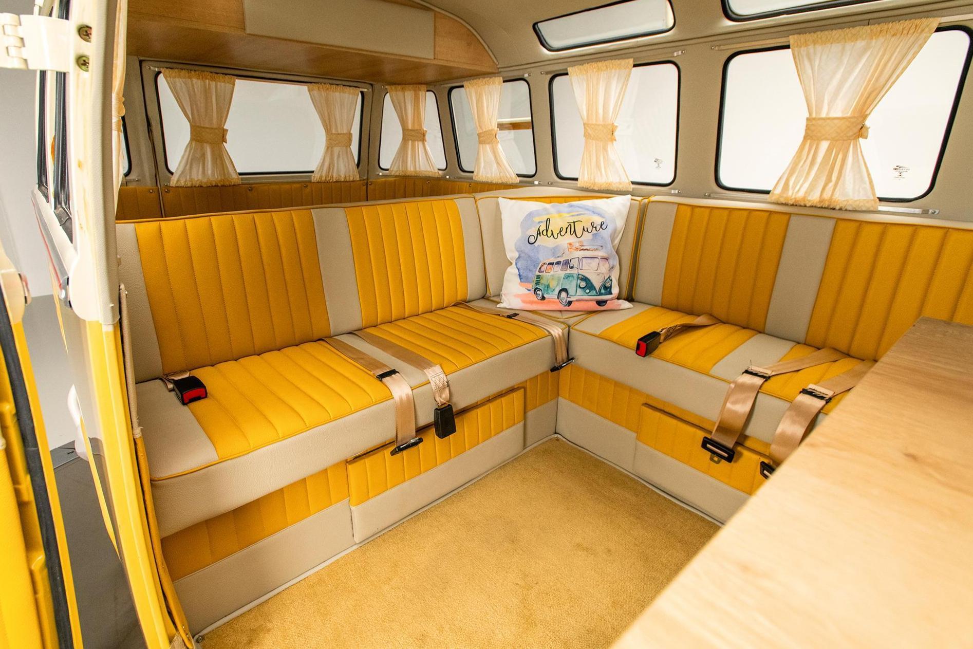 1975 Volkswagen Microbus — view 4
