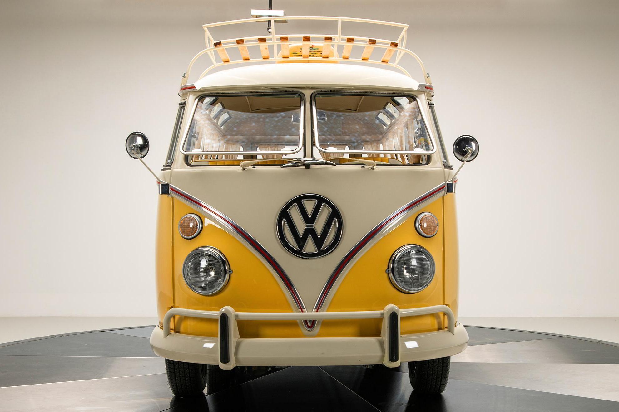 1975 Volkswagen Microbus — view 7