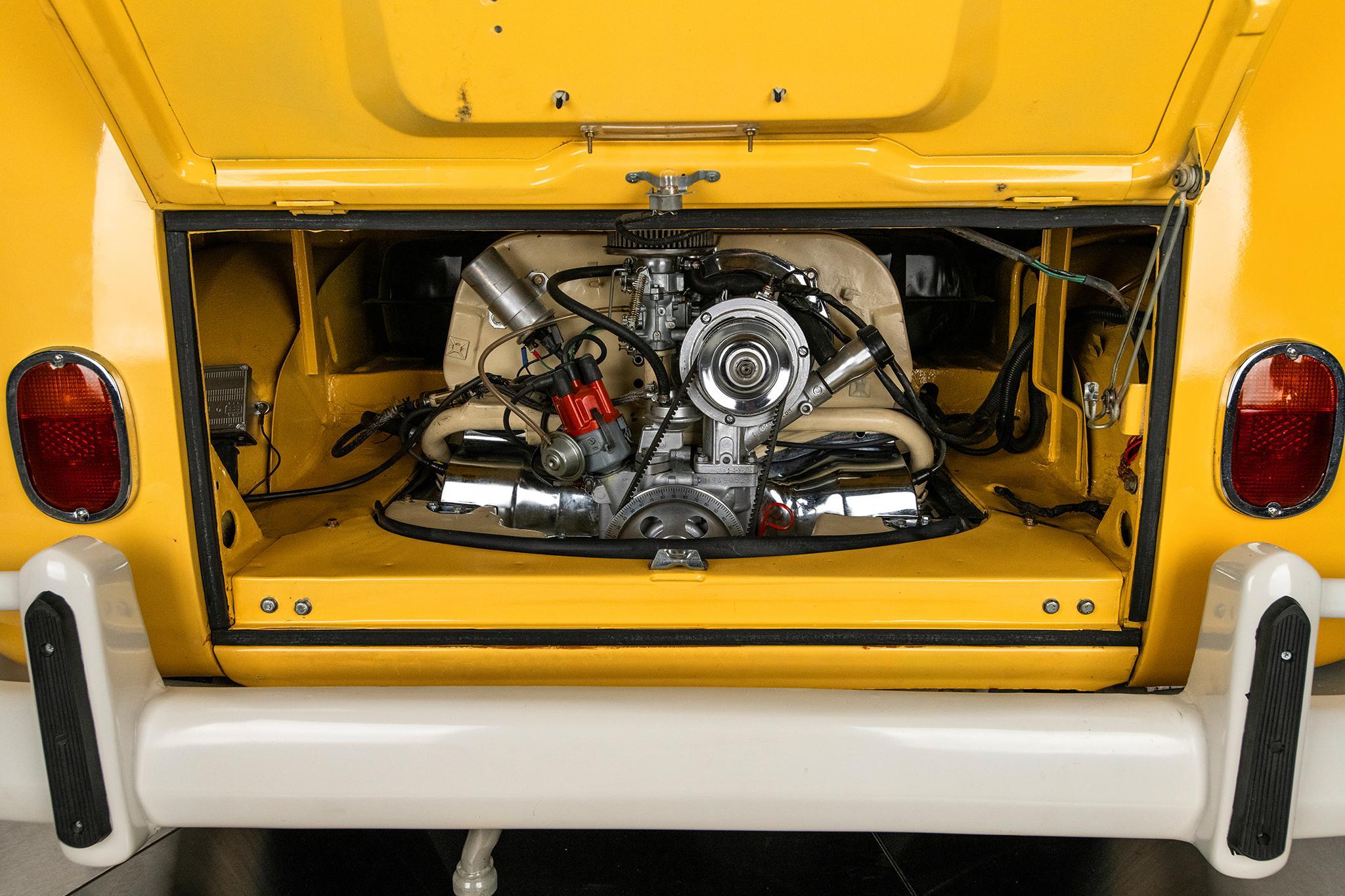 1975 Volkswagen Microbus — view 25