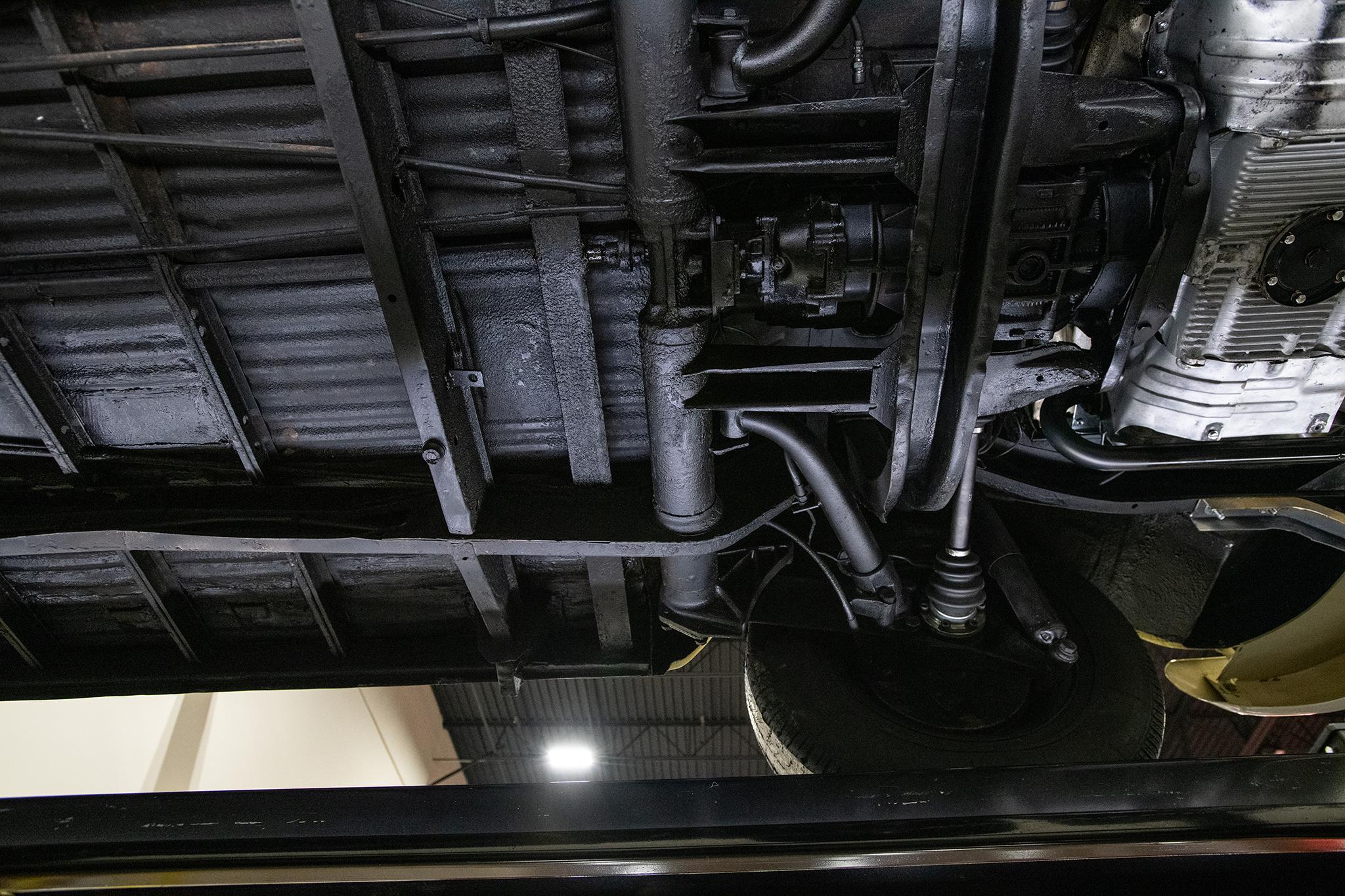 1975 Volkswagen Microbus — view 36