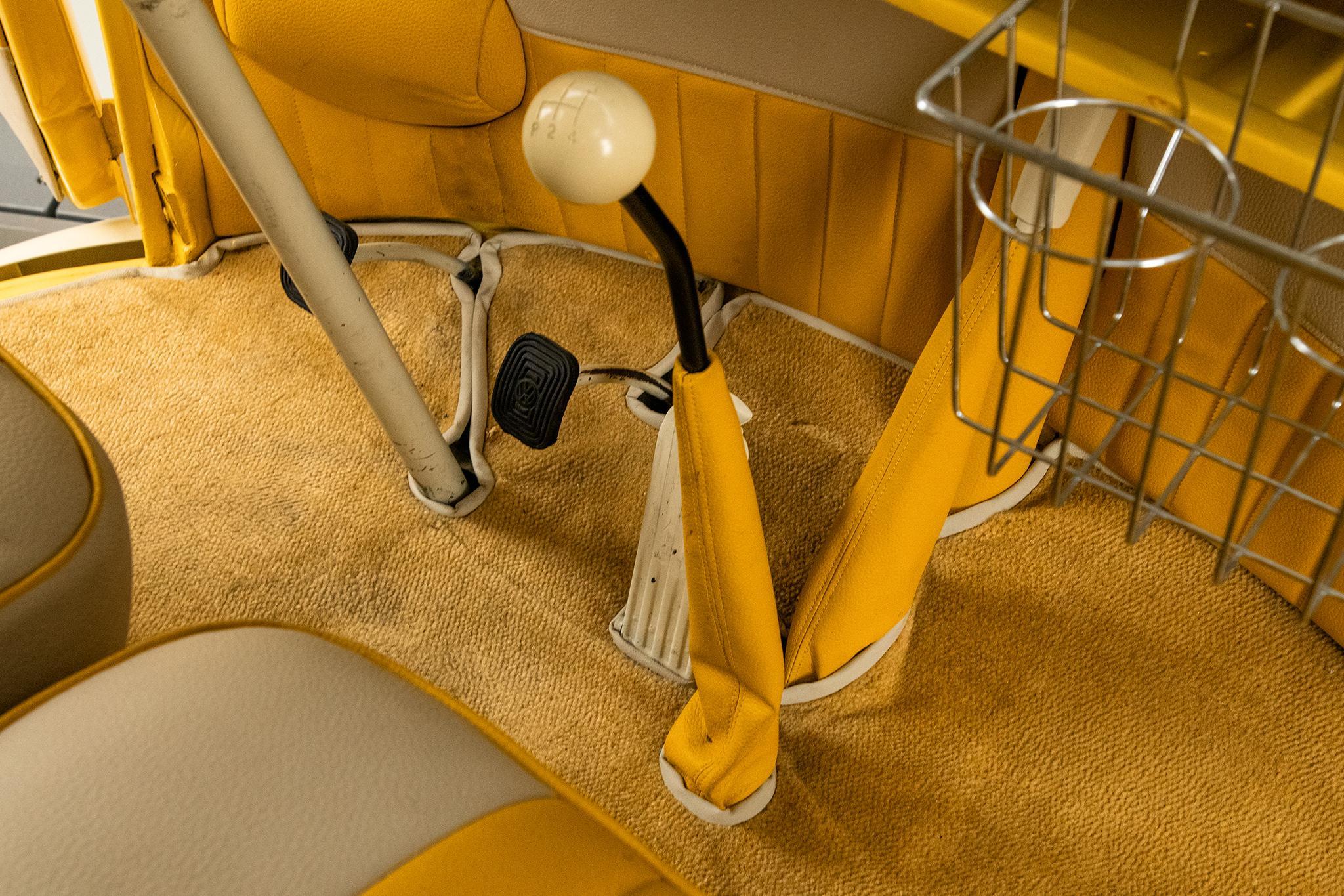 1975 Volkswagen Microbus — view 50
