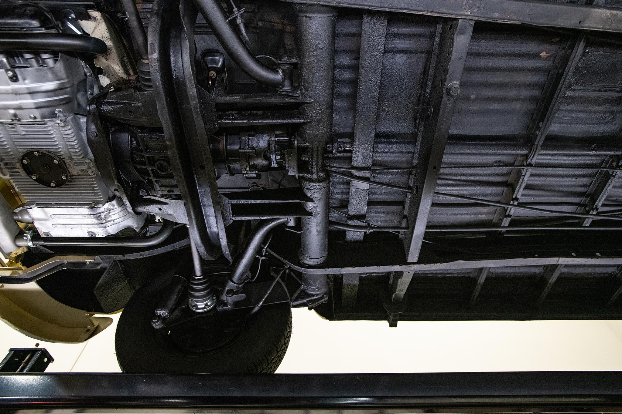 1975 Volkswagen Microbus — view 54