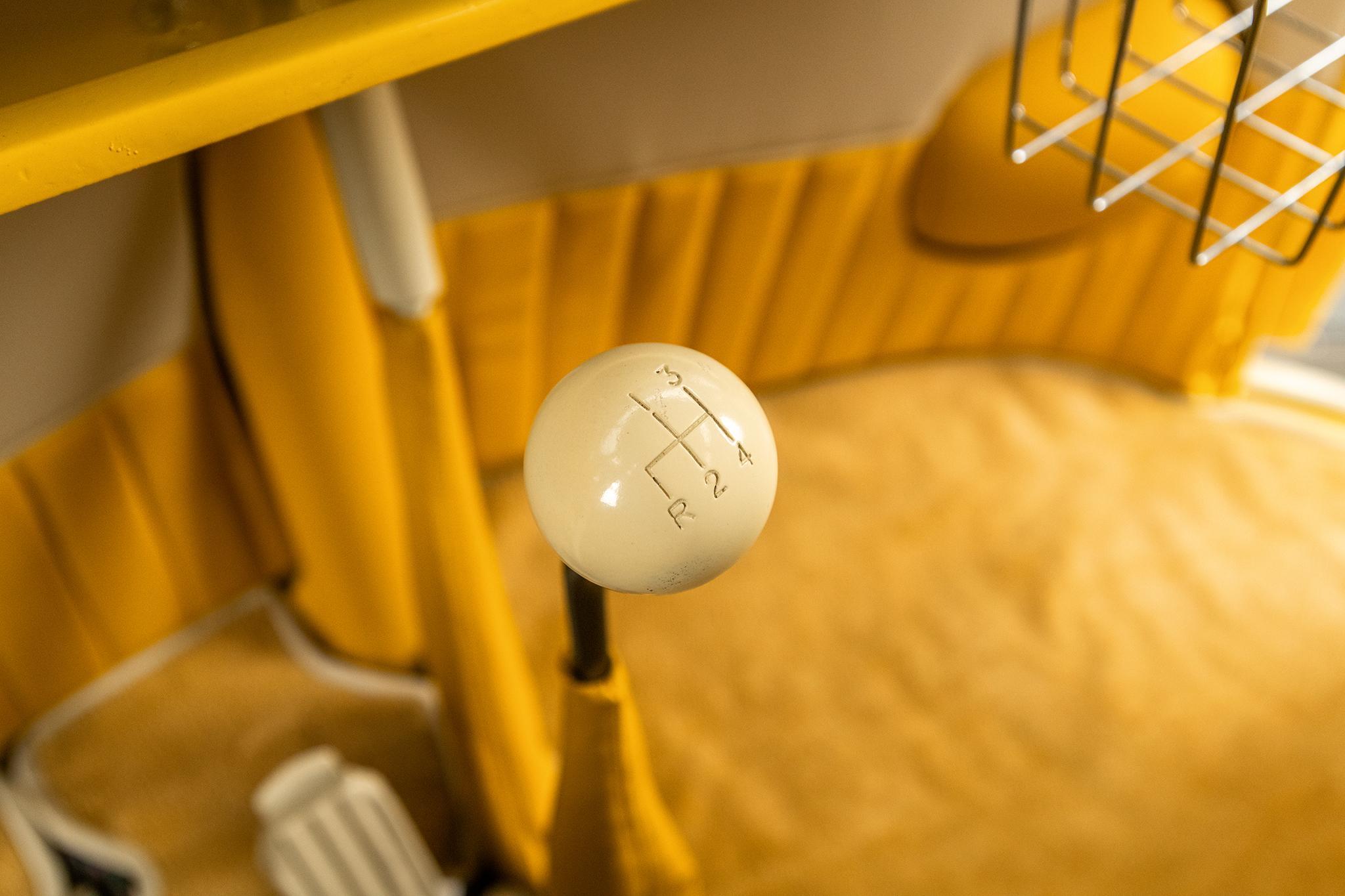 1975 Volkswagen Microbus — view 55