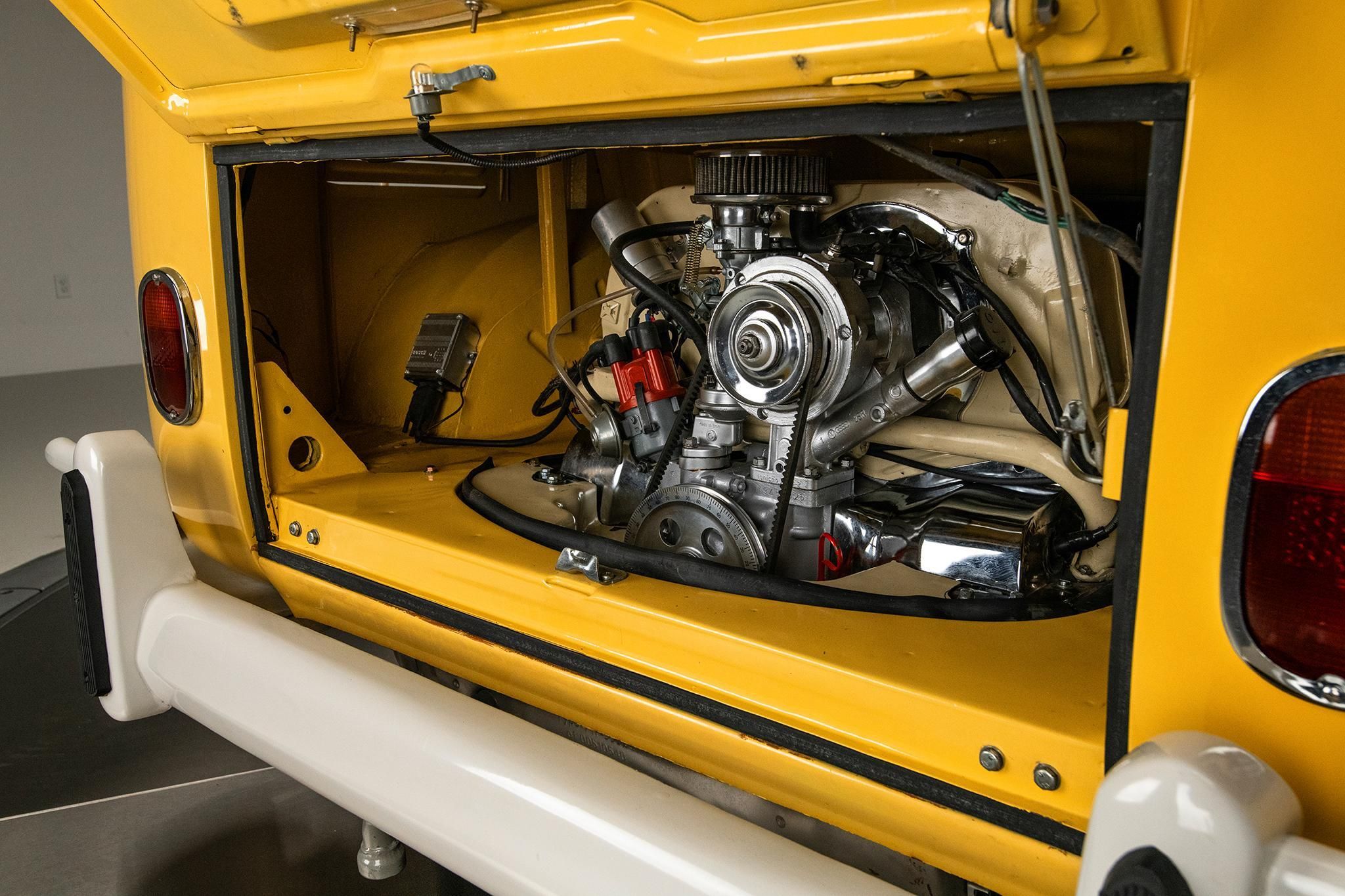 1975 Volkswagen Microbus — view 62