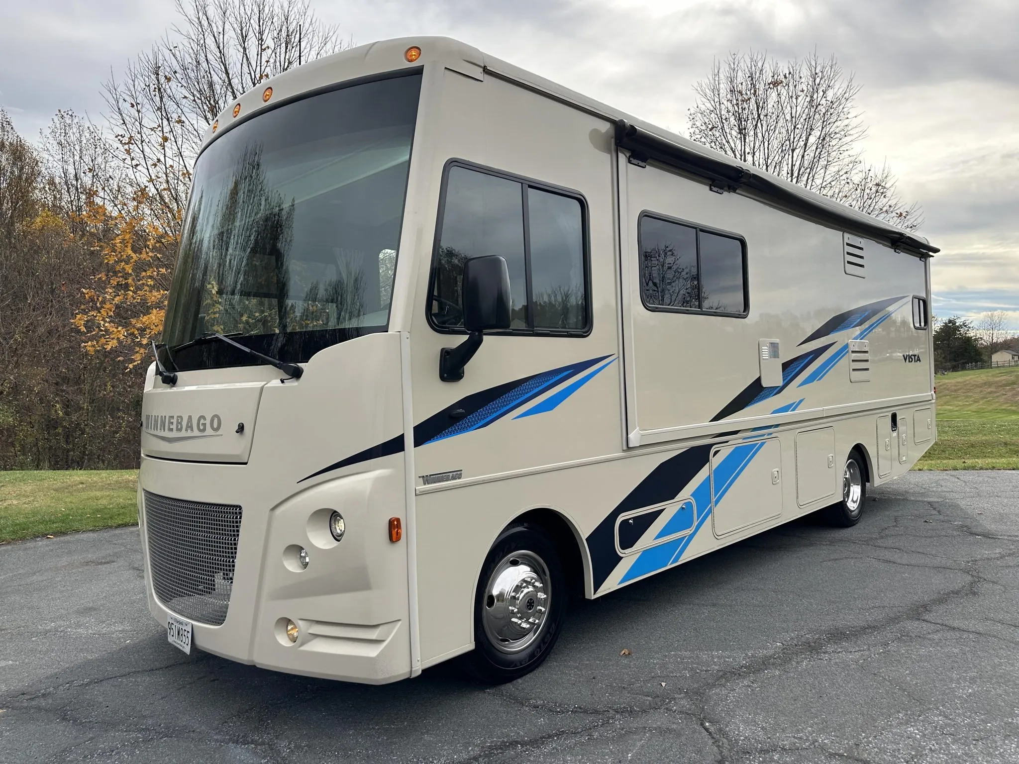 2019 Winnebago Vista 29VE